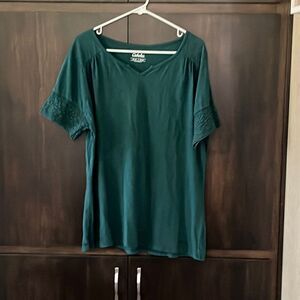Cabela’s Dark Green Crocheted Cuff T-Shirt XL